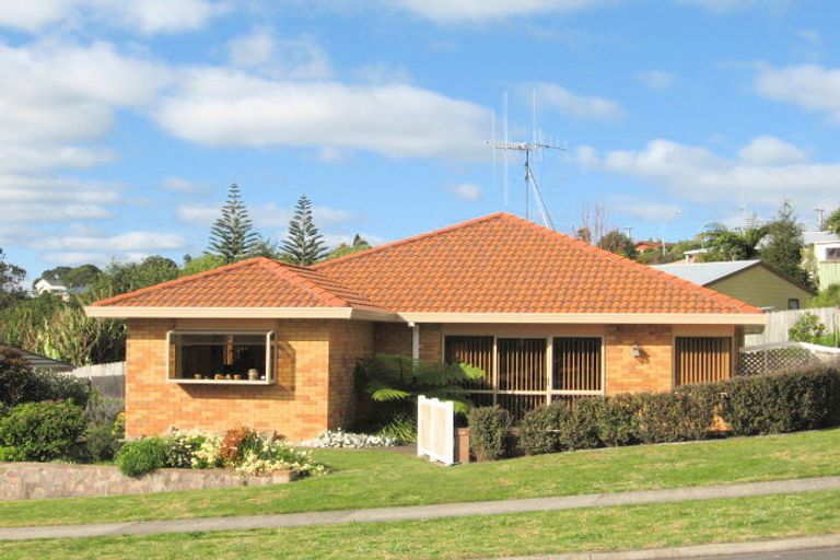 Photo of property in 33 Amberley Crescent, Bethlehem, Tauranga, 3110