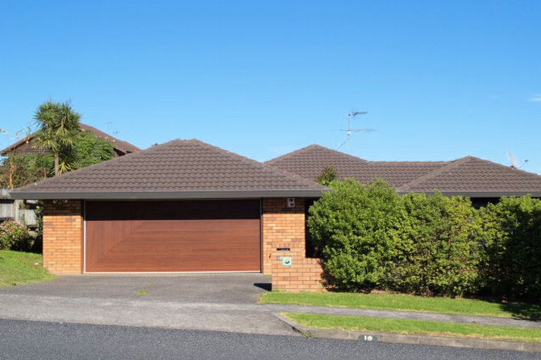 Photo of property in 10 Orangewood Drive, Northpark, Auckland, 2013