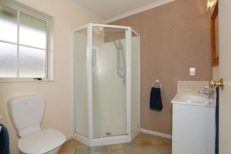 Photo of property in 5 Parnell Heights Drive, Kelvin Grove, Palmerston North, 4414