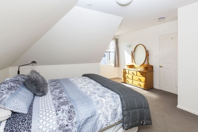 Photo of property in 2/37 Avonhead Road, Avonhead, Christchurch, 8042