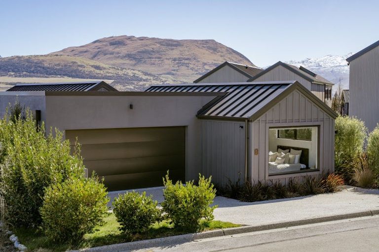 Photo of property in 5 Glenelg Lane, Jacks Point, 9371