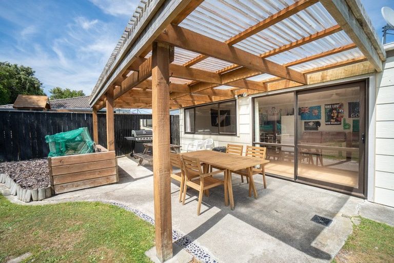 Photo of property in 46 Raglan Avenue, Cloverlea, Palmerston North, 4412