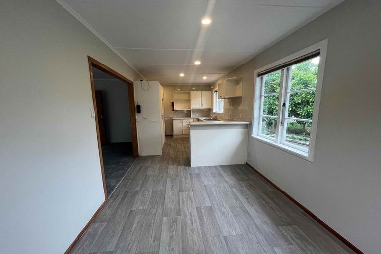 Photo of property in 2 Kohekohe Street, New Lynn, Auckland, 0600