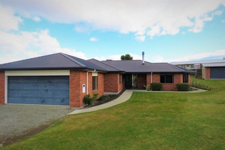 Photo of property in 39 Grove Avenue, Weston, Oamaru, 9401