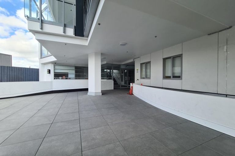 Photo of property in Bella Vista, 1f/84 Gunner Drive, Te Atatu Peninsula, Auckland, 0610