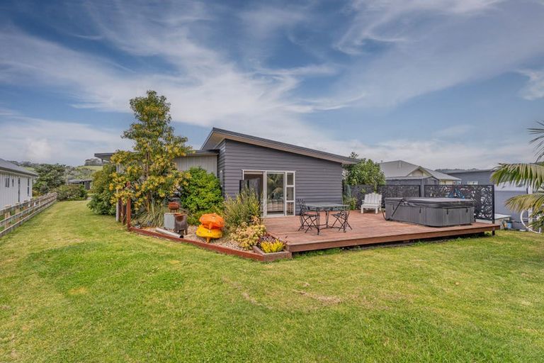 Photo of property in 41 Longreach Drive, Cooks Beach, Whitianga, 3591