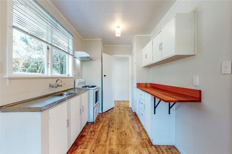 Photo of property in 14 Surprise Place, Cannons Creek, Porirua, 5024