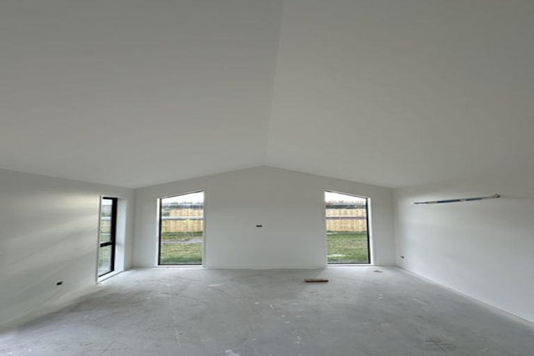 Photo of property in 22 Garden Road, Darfield, 7571