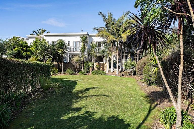 Photo of property in The Grange, 25/92 Bush Road, Albany, Auckland, 0632