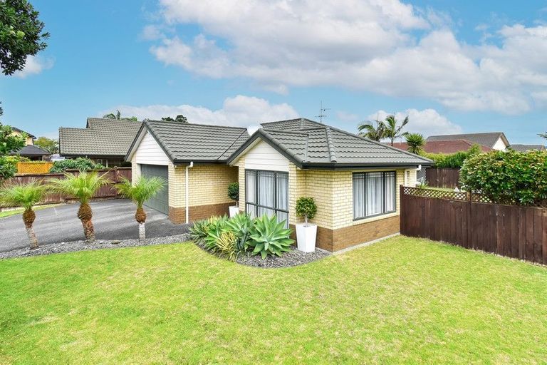 Photo of property in 4 Croftview Road, Wattle Downs, Auckland, 2103