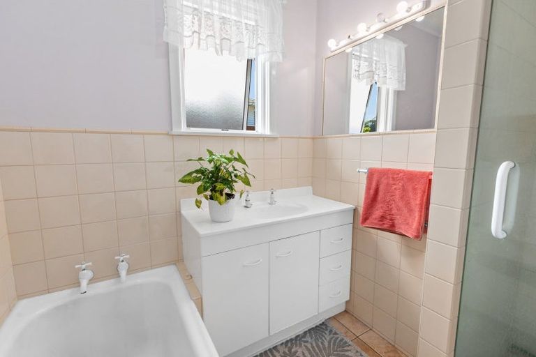 Photo of property in 3 Mcgreevy Street, Waipawa, 4210