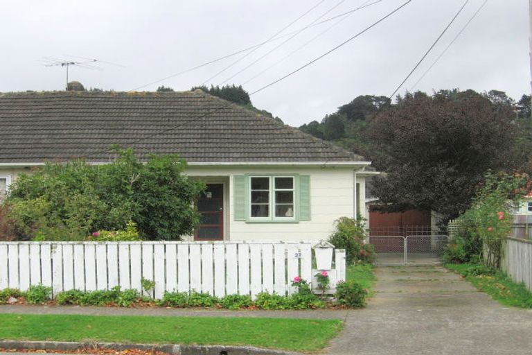 Photo of property in 27 Pearce Crescent, Taita, Lower Hutt, 5011
