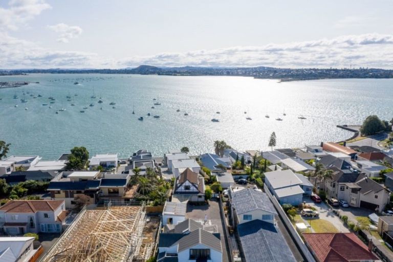 Photo of property in 2/127 Bucklands Beach Road, Bucklands Beach, Auckland, 2012