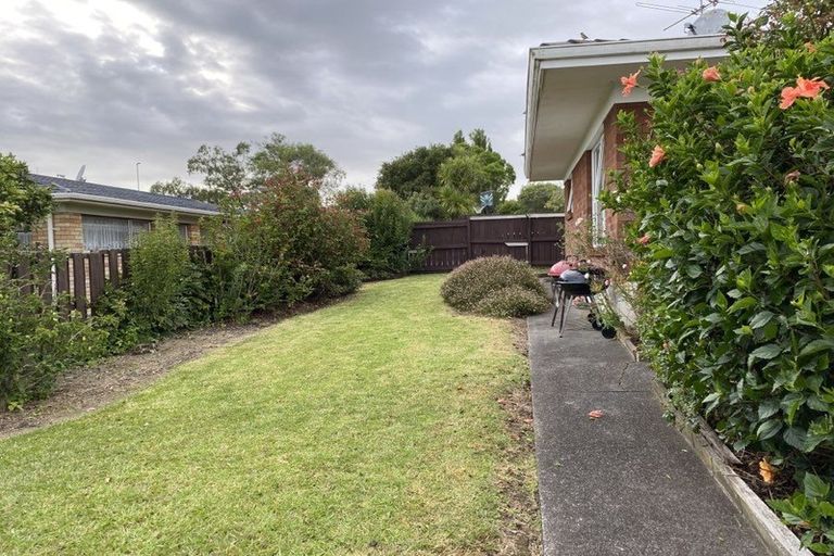 Photo of property in 2/32 Highland Park Drive, Highland Park, Auckland, 2010