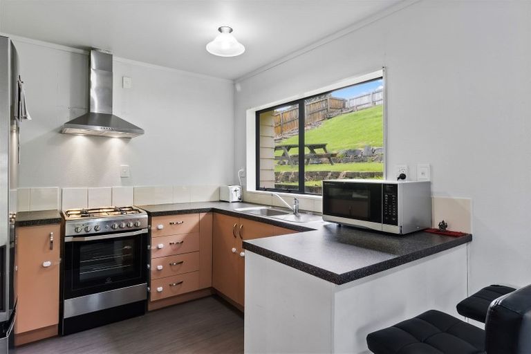 Photo of property in 11 Lanier Place, Glendene, Auckland, 0602