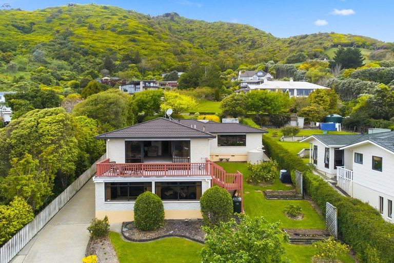 Photo of property in 51 Kotare Street, Waikanae, 5036