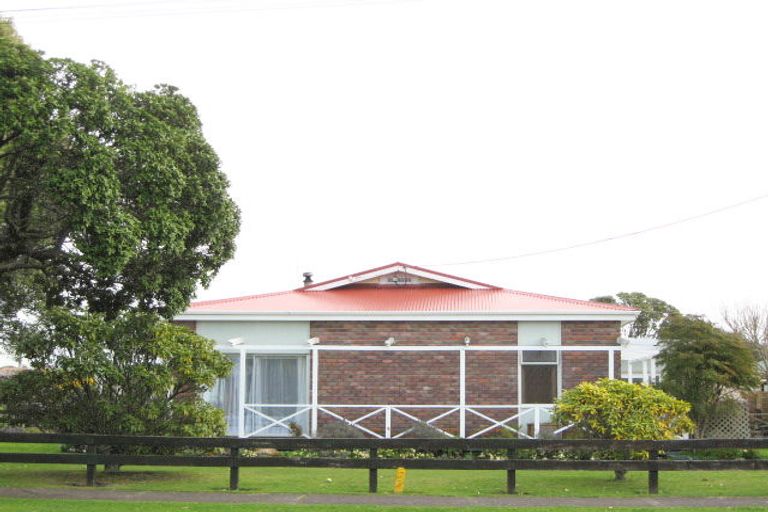 Photo of property in 109 Centennial Avenue, Waitara, 4320