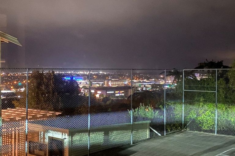 Photo of property in 25 Tirohanga Road, Tirohanga, Lower Hutt, 5010