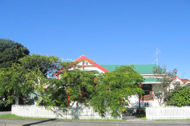 Photo of property in 34 Francis Road, Paraparaumu Beach, Paraparaumu, 5032