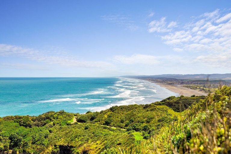 Photo of property in 41 Waitea Road, Muriwai, 0881