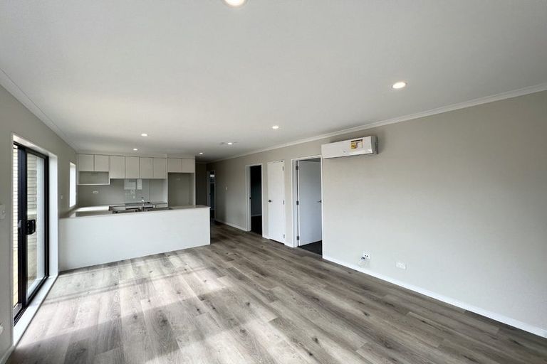 Photo of property in 2/26 Pah Road, Papatoetoe, Auckland, 2025