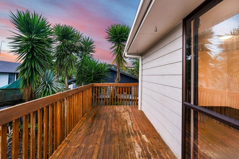 Photo of property in 3/17 Glen Road, Ranui, Auckland, 0612