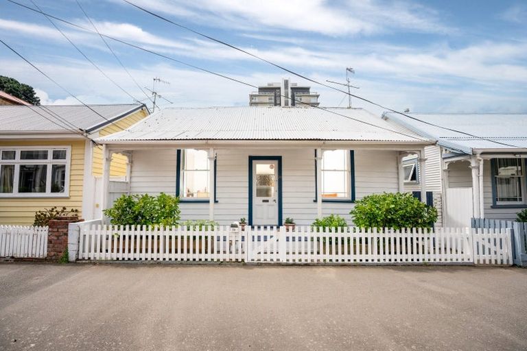 Photo of property in 36 Aro Street, Aro Valley, Wellington, 6021