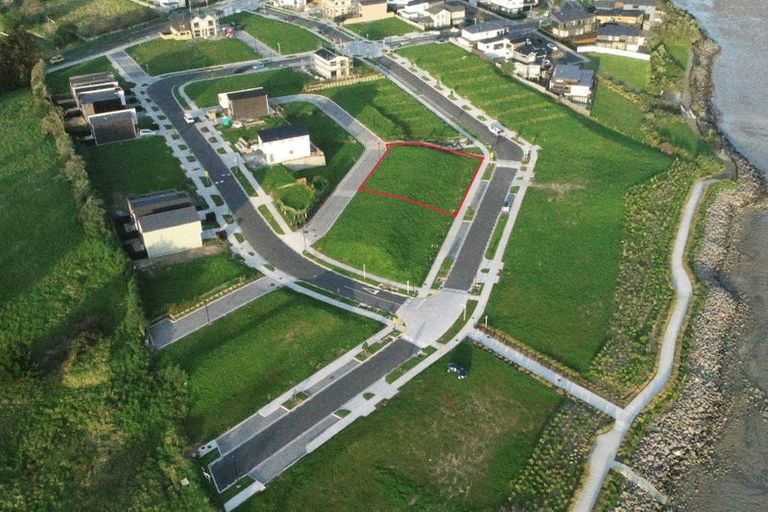 Photo of property in 39 Harbourside Parade, Hobsonville, 0616