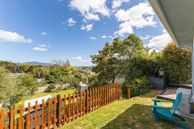 Photo of property in 27 Aorangi Road, Paraparaumu, 5032