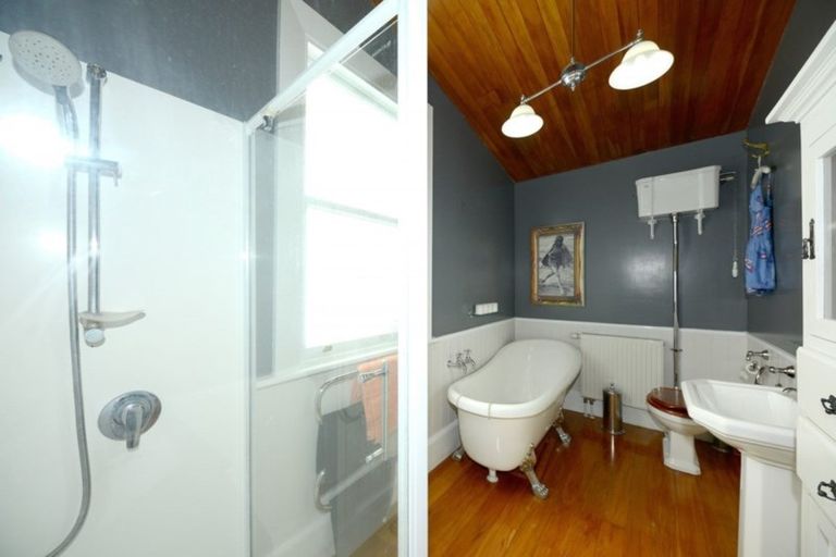 Photo of property in 124 Purchas Street, Edgeware, Christchurch, 8013