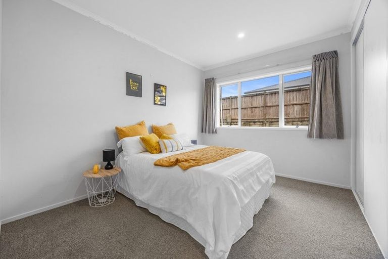 Photo of property in 5 Malbec Place, Huapai, Kumeu, 0810