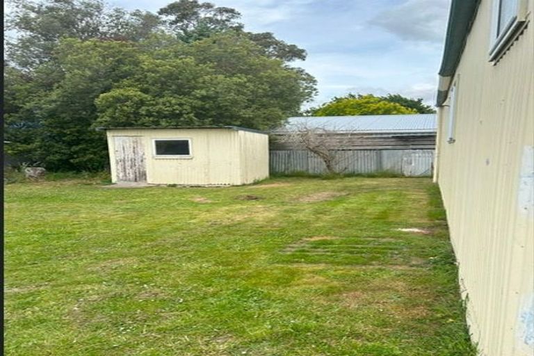 Photo of property in 1 Cotter Street, Greytown, 5712