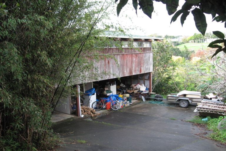 Photo of property in 17 Gibson Place, Mellons Bay, Auckland, 2014