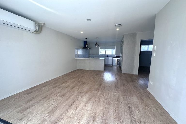 Photo of property in 33 Hutchinsons Road, Bucklands Beach, Auckland, 2014