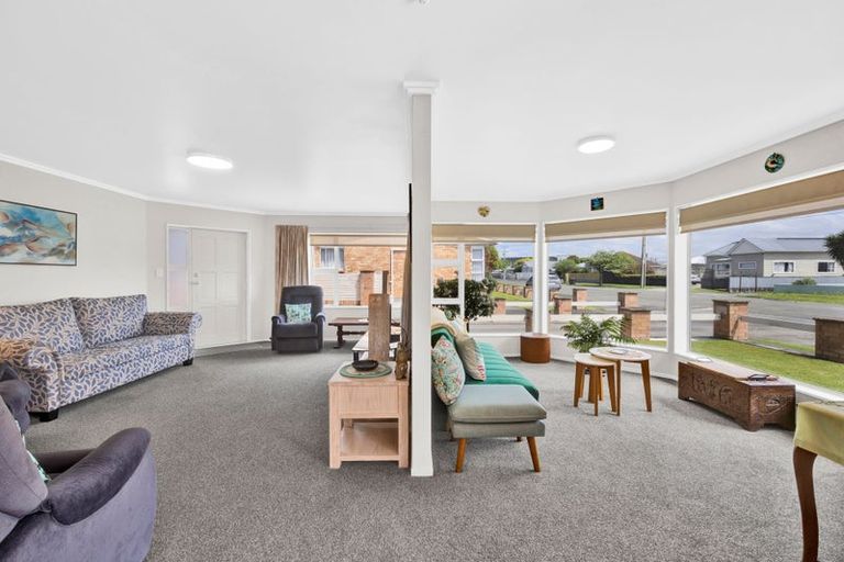 Photo of property in 11 Grey Street, Hawera, 4610