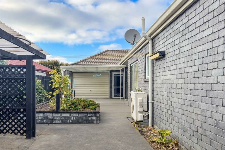 Photo of property in 17 Clarevale Street, Burwood, Christchurch, 8083