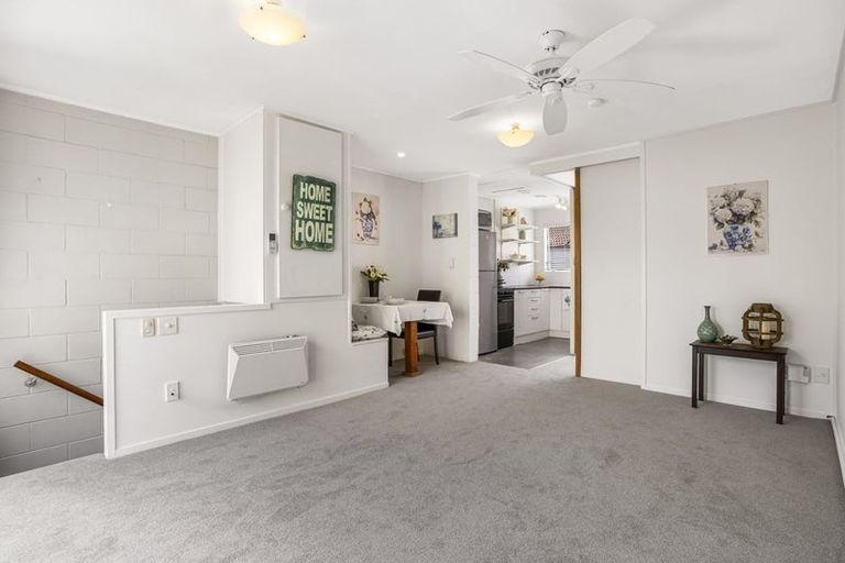 Photo of property in 5/25 Inverness Road, Browns Bay, Auckland, 0630