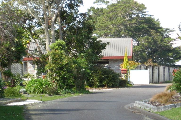 Photo of property in 18 Karamea Street, Whalers Gate, New Plymouth, 4310