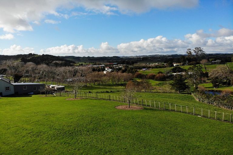 Photo of property in 33 Osbaldiston Lane, Kaukapakapa, 0873