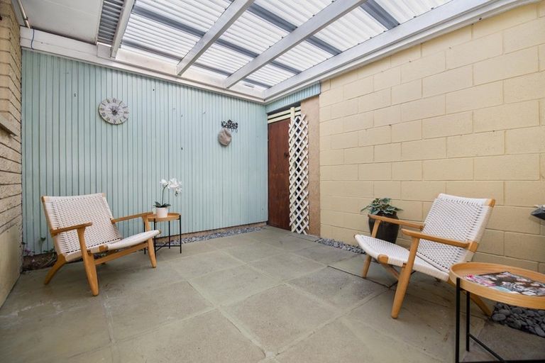 Photo of property in 2 Delamare Road, St Andrews, Hamilton, 3200