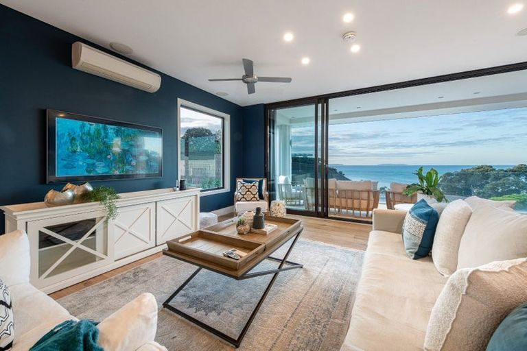 Photo of property in 2/214a Lake Road, Hauraki, Auckland, 0622