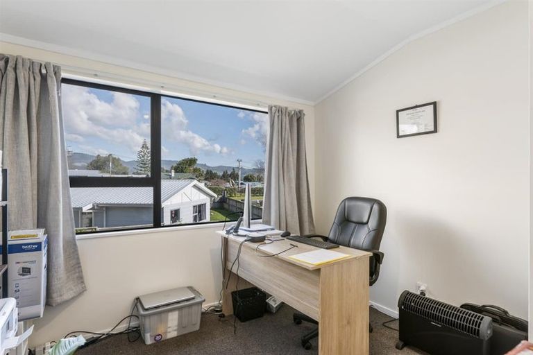 Photo of property in 4 Bishoprick Crescent, Te Puke, 3119