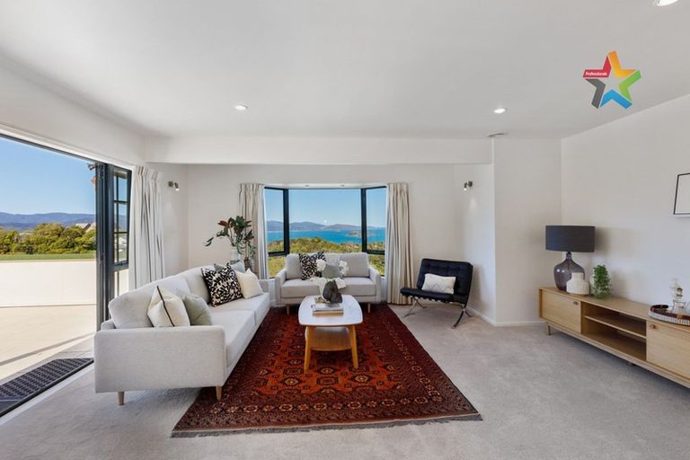 Photo of property in 49a Maungaraki Road, Korokoro, Lower Hutt, 5012