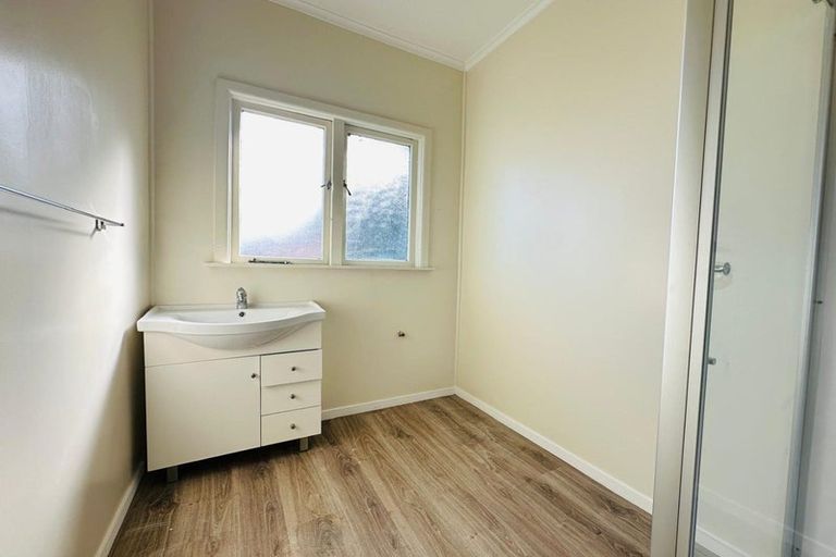 Photo of property in 39 Cambridge Terrace, Papatoetoe, Auckland, 2025