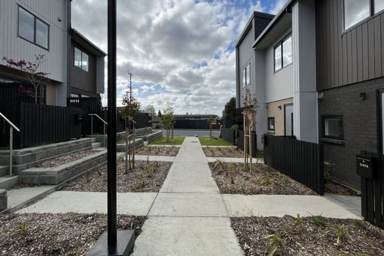 Photo of property in 4/476 West Coast Road, Glen Eden, Auckland, 0602