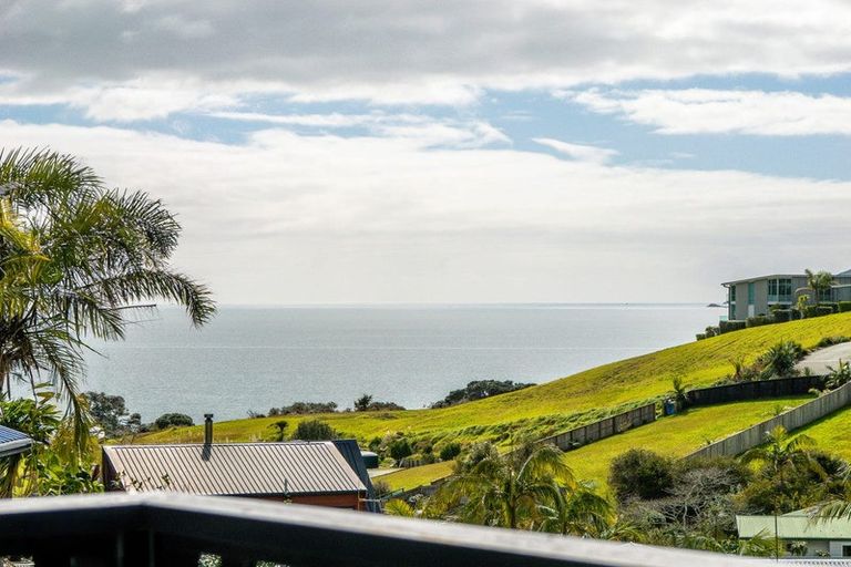 Photo of property in 61 Stratford Drive, Cable Bay, 0420