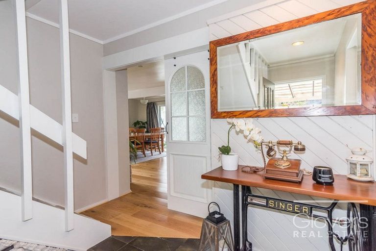 Photo of property in 28 Puketaha Road, Swanson, Auckland, 0816