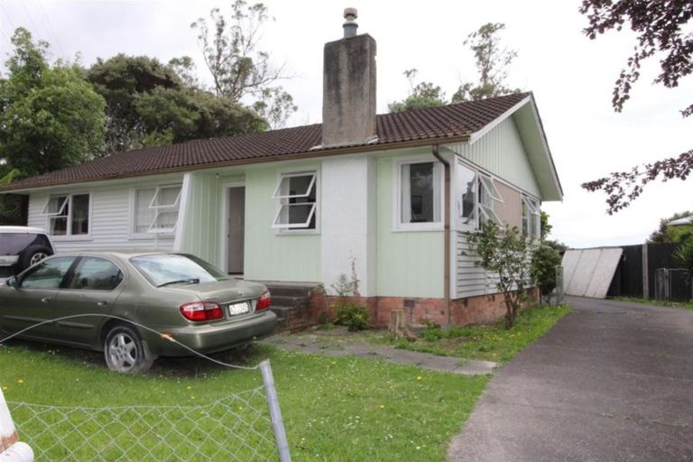 Photo of property in 80 Glen Marine Parade, Glendene, Auckland, 0602