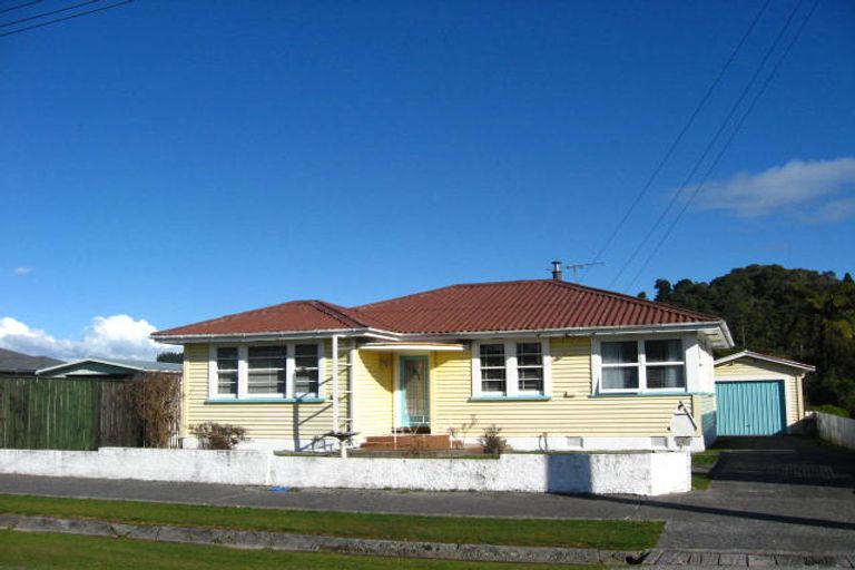 Photo of property in 8 Geraldine Street, Greymouth, 7805