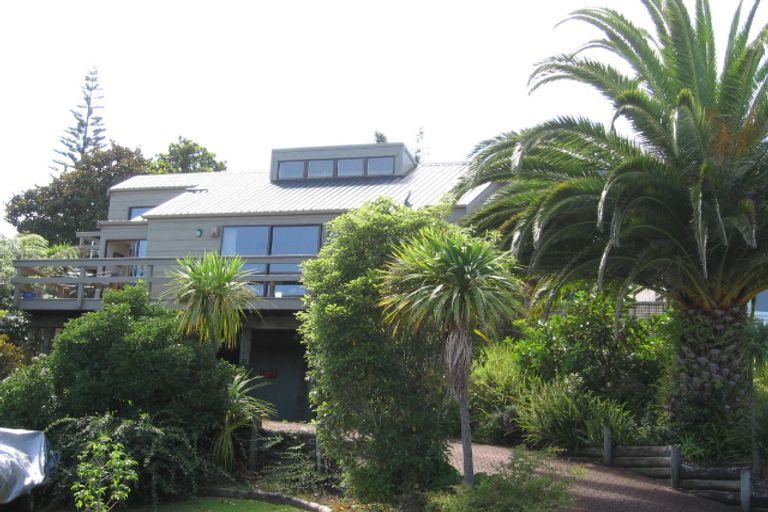 Photo of property in 21 Brigantine Drive, Beach Haven, Auckland, 0626